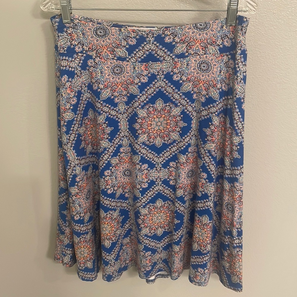 Renee C size M knee length skirt